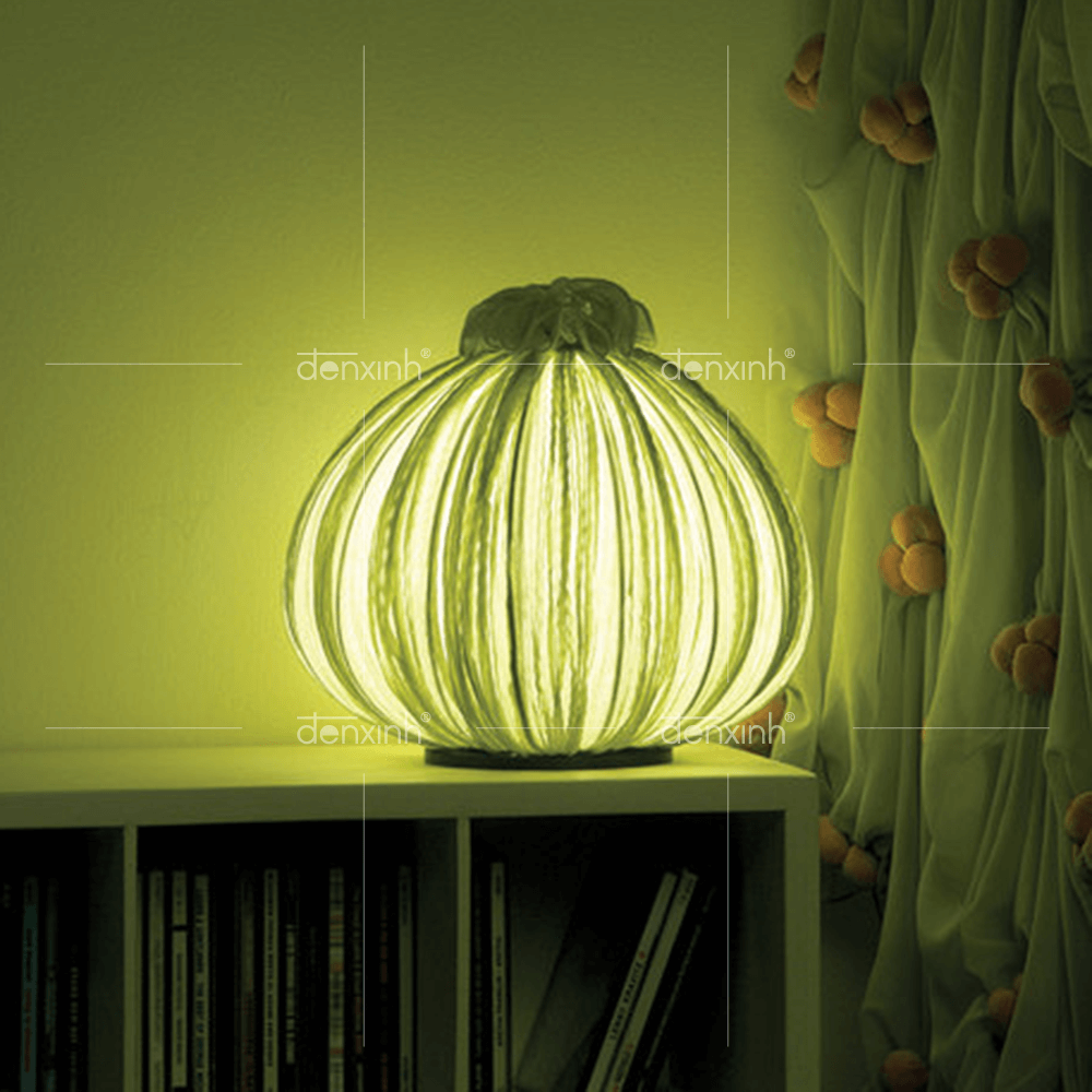Đèn lụa để bàn hình củ hành